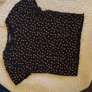 Adorable black flowered crop top sz M